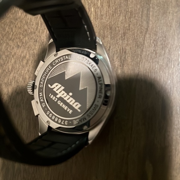 Alpina 1883 Geneve Swiss Made Watch with rubber strap - Picture 2 of 2